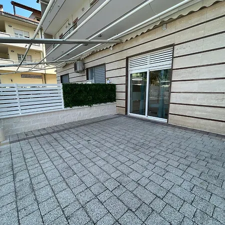 La Perla Sul Mare 度假居 *