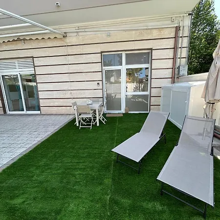 La Perla Sul Mare * 滨海弗兰卡维拉